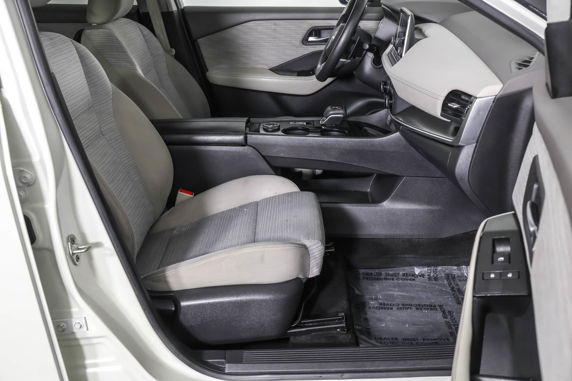 Used 2023 Nissan Rogue SV image 44