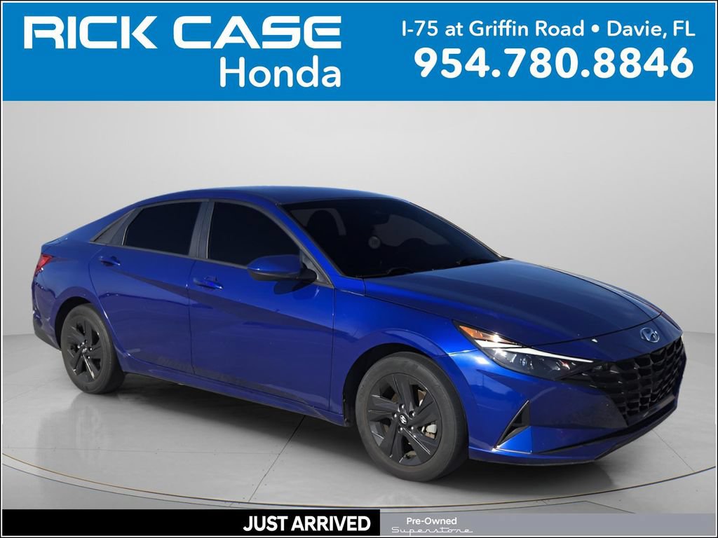 Used 2023 Hyundai Elantra Blue