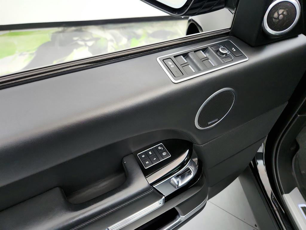 Used 2017 Land Rover Range Rover Long Wheelbase Autobiography AWD/4WD image 28