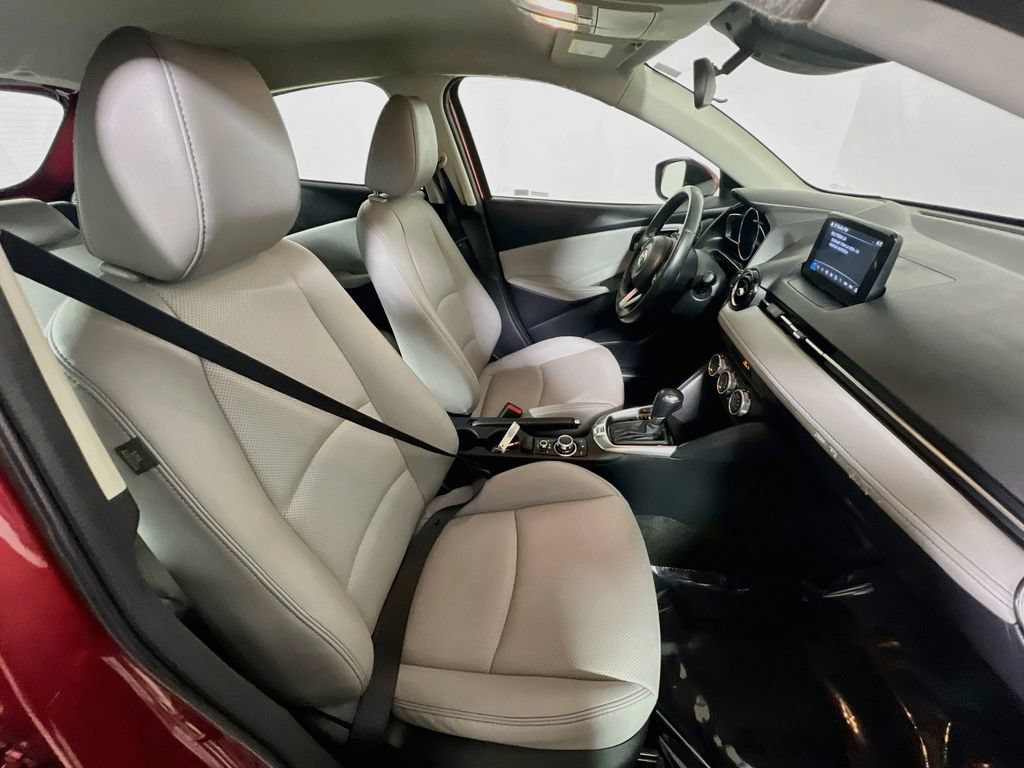 Certified 2020 Toyota Yaris XLE FWD image 23