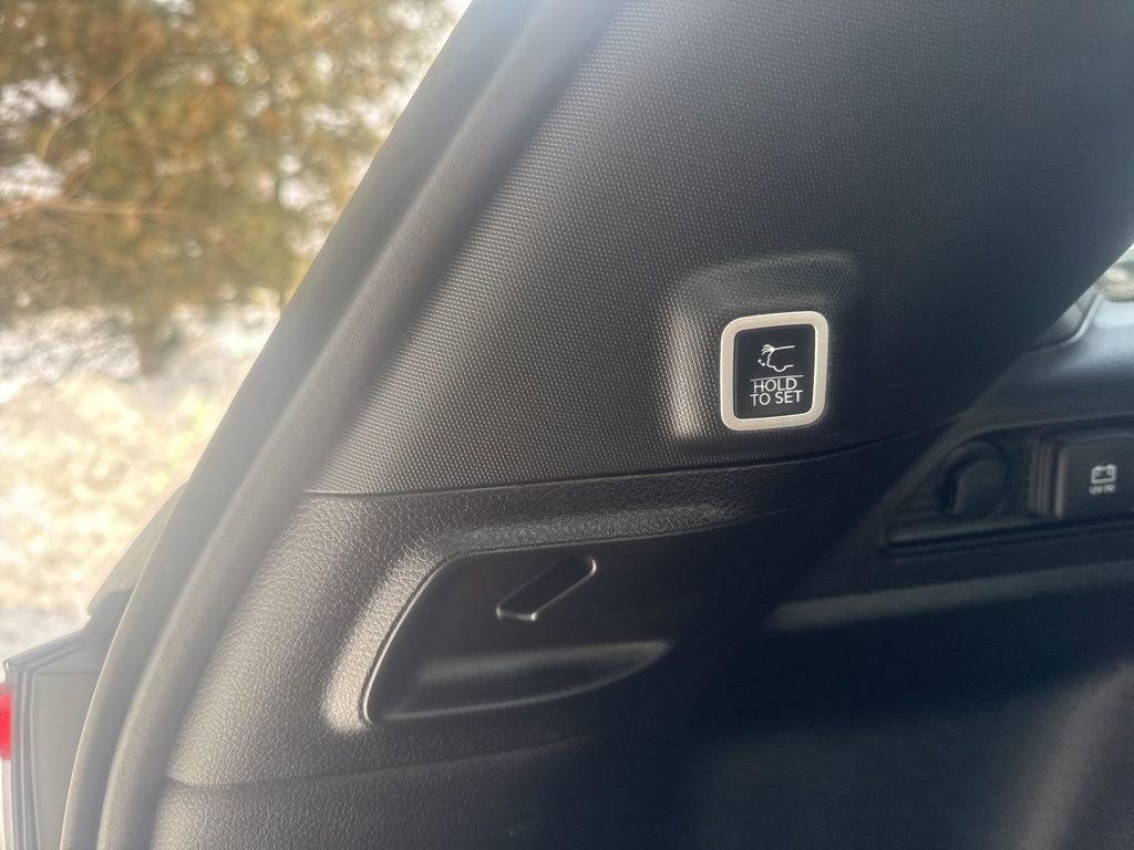 Used 2024 Jeep Grand Cherokee Altitude image 34