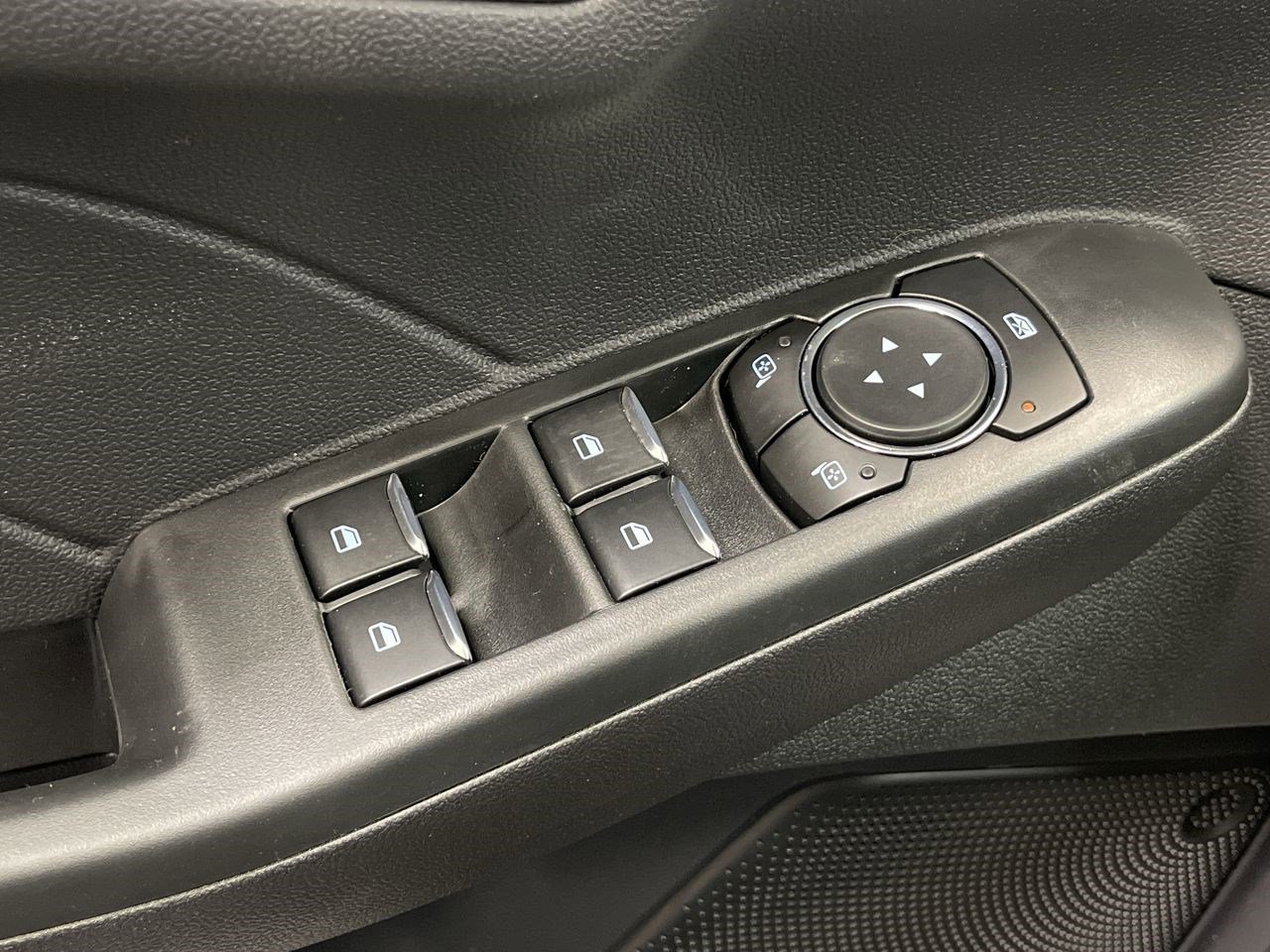 New 2025 Ford Escape SE w/ Class II Trailer Tow Package image 26