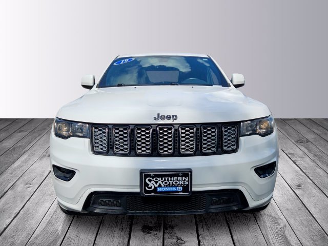 Used 2019 Jeep Grand Cherokee Altitude AWD/4WD image 8