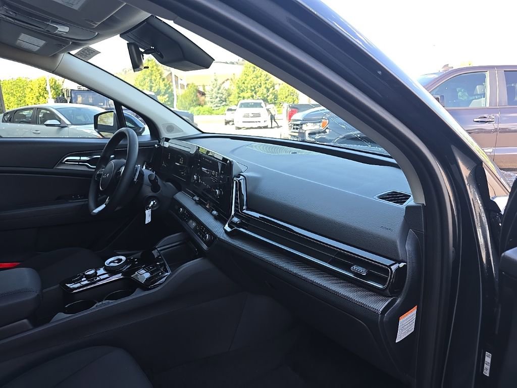 New 2025 Kia Sportage LX image 7