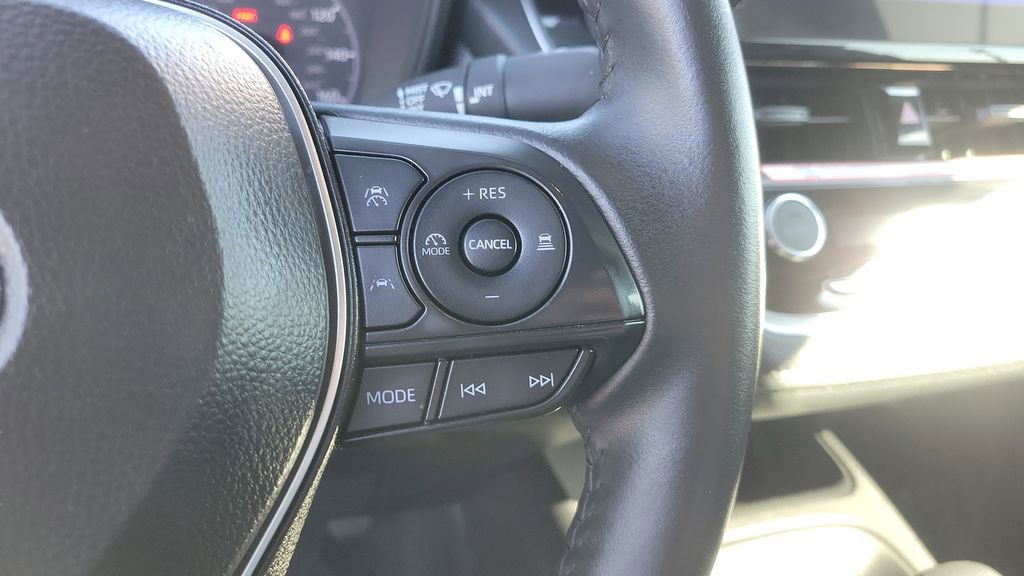 Used 2025 Toyota Corolla SE image 26