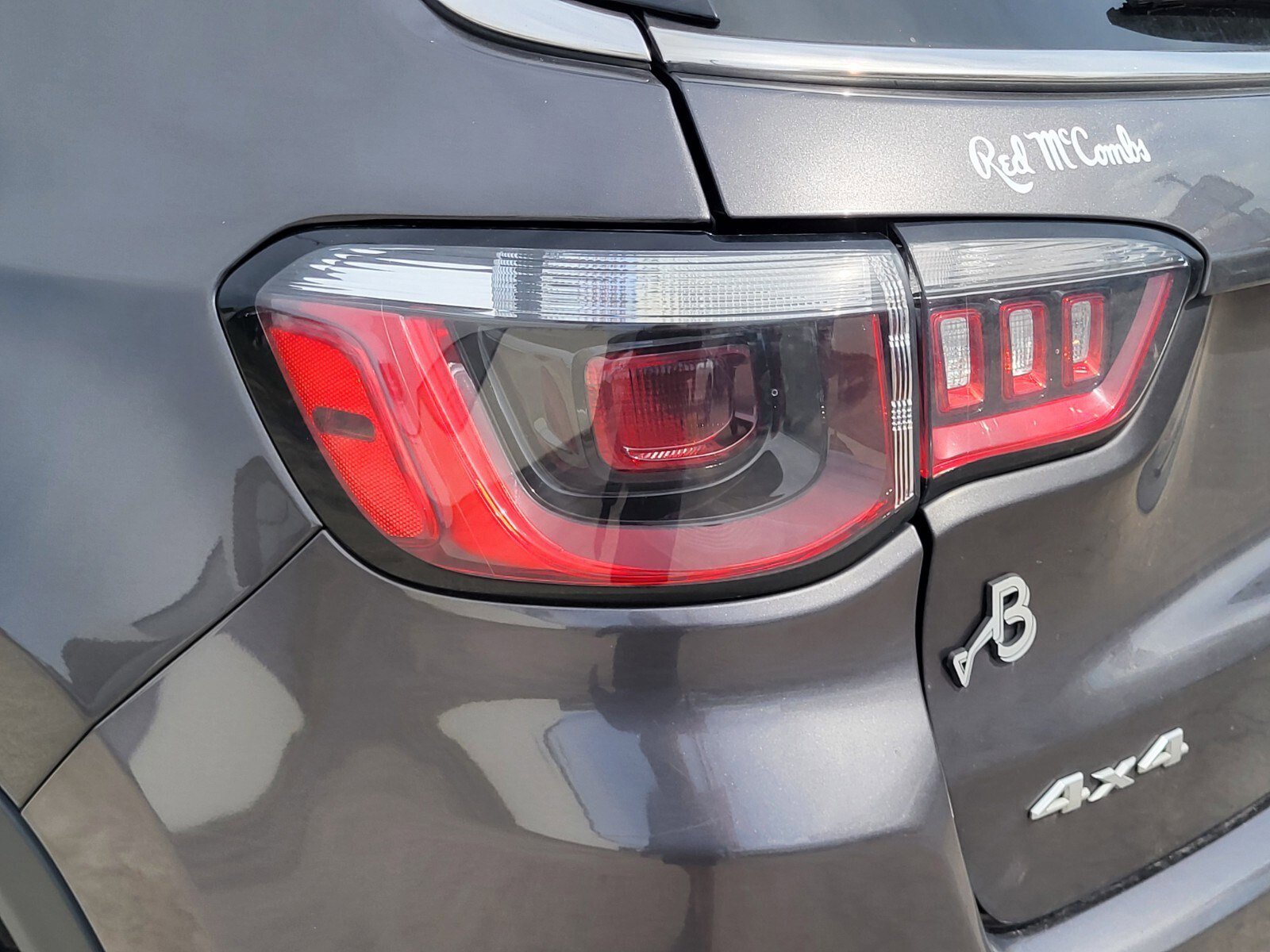 Used 2022 Jeep Compass Latitude w/ Sun and Sound Group image 10