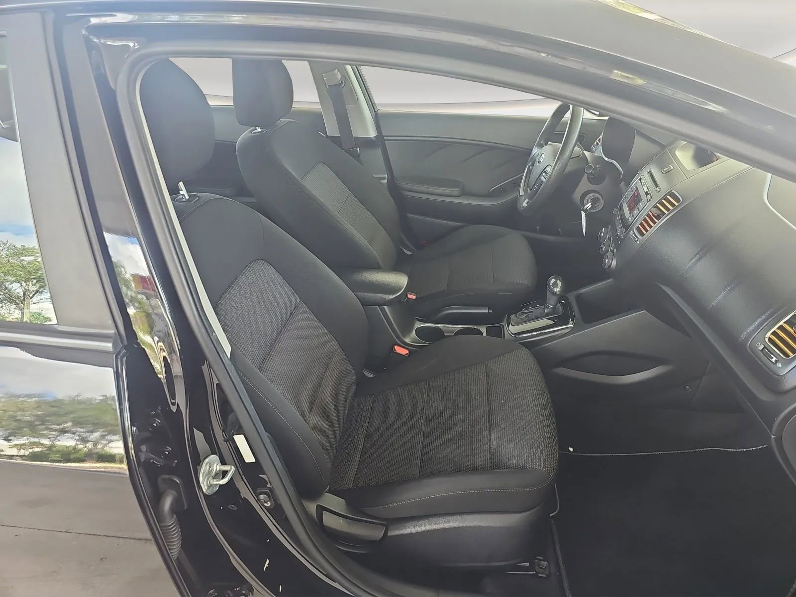 Used 2018 Kia Forte LX FWD image 18