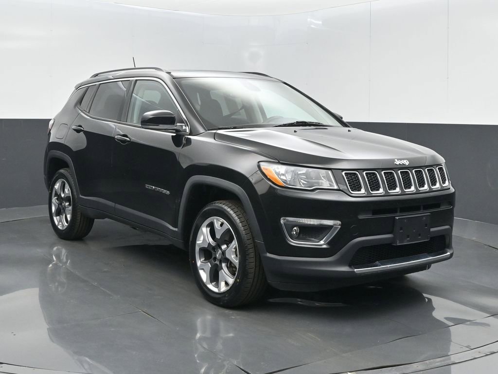 Used 2018 Jeep Compass Limited w/ Navigation Group AWD/4WD image 2