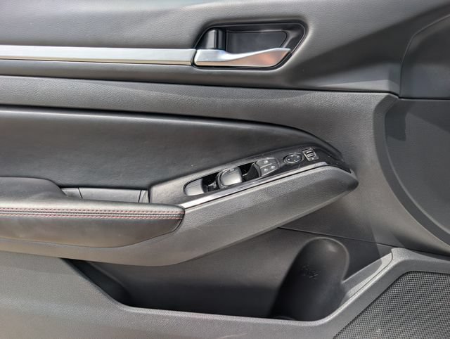 Used 2024 Nissan Altima 2.5 SR FWD image 17