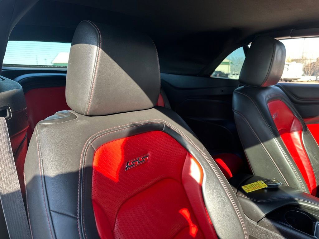 Used 2016 Chevrolet Camaro SS image 28