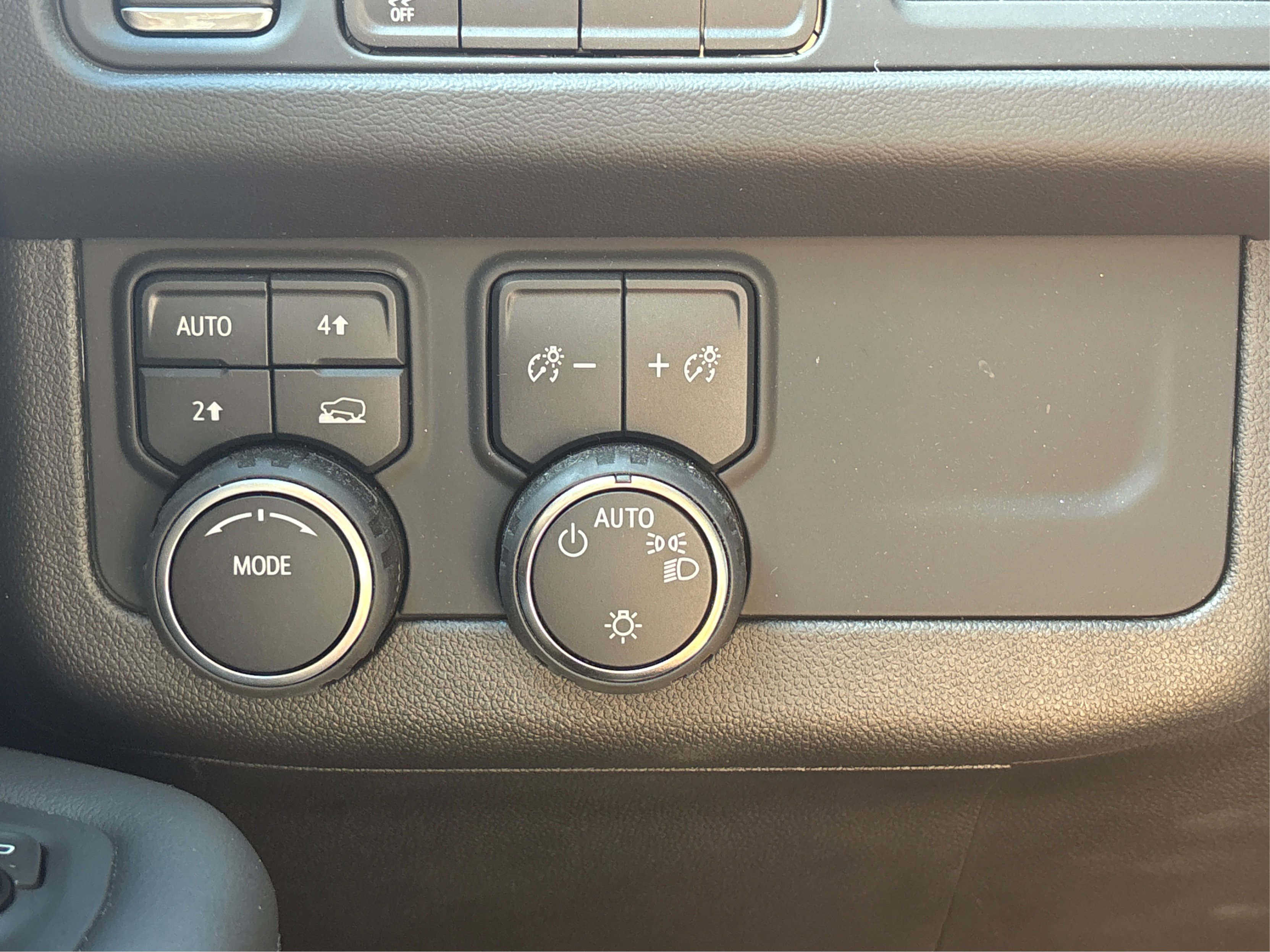 Used 2023 Chevrolet Suburban LS image 22