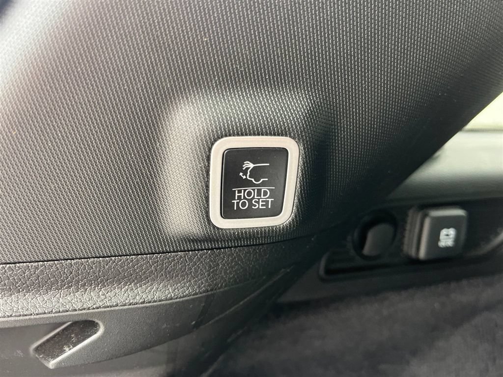 Used 2024 Jeep Grand Cherokee Summit AWD/4WD image 18