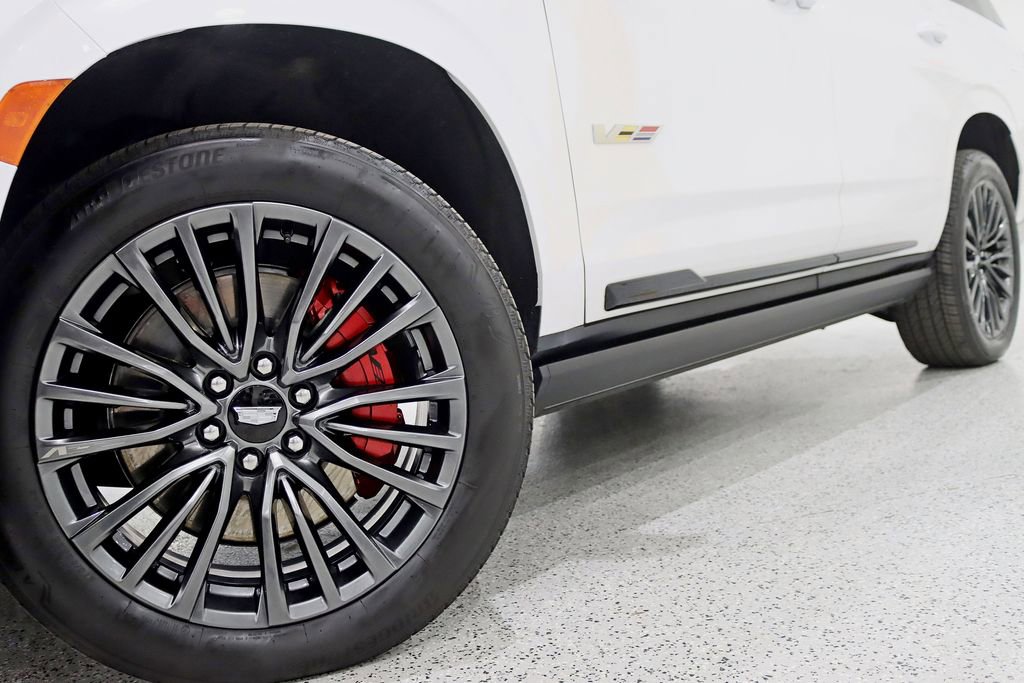 Used 2024 Cadillac Escalade V AWD/4WD image 4
