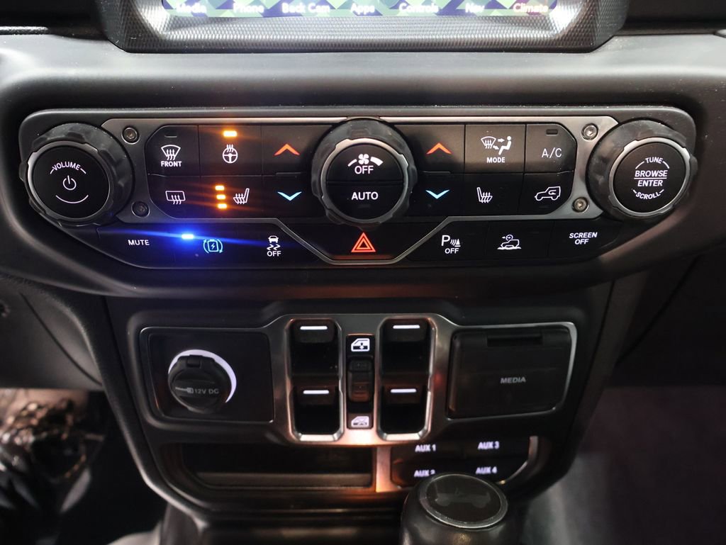 Certified 2021 Jeep Wrangler Unlimited Sahara w/ Cold Weather Group image 39