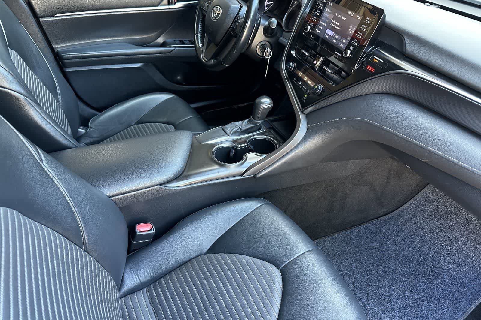 Used 2021 Toyota Camry SE FWD image 17