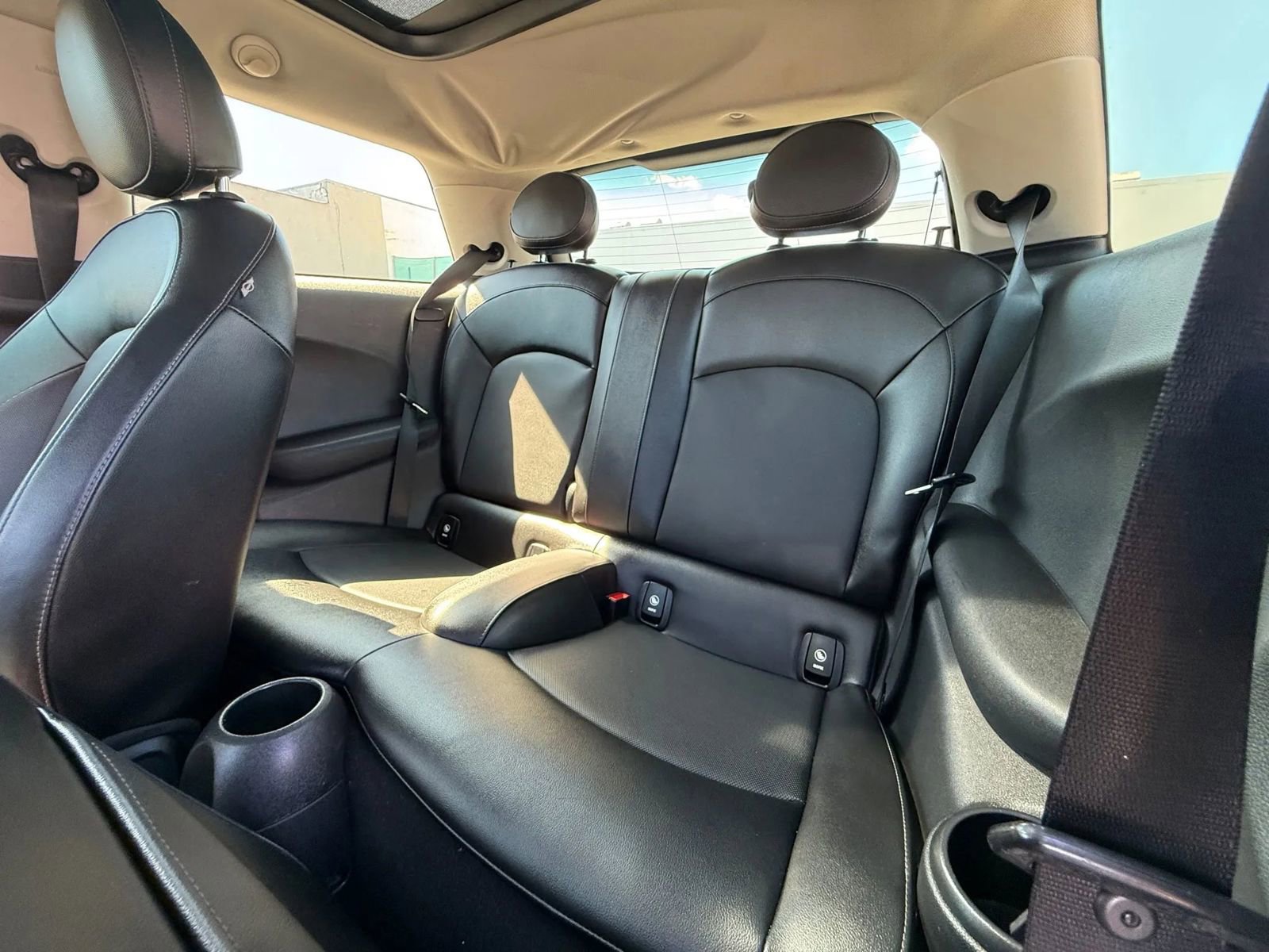 Used 2015 MINI Cooper 2-Door Hardtop image 12