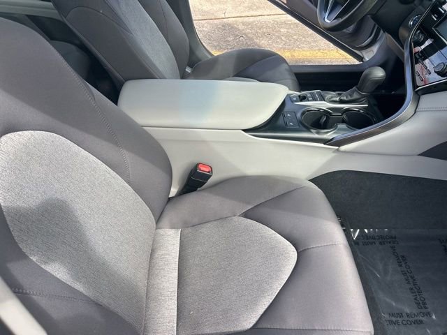 Used 2018 Toyota Camry LE FWD image 25