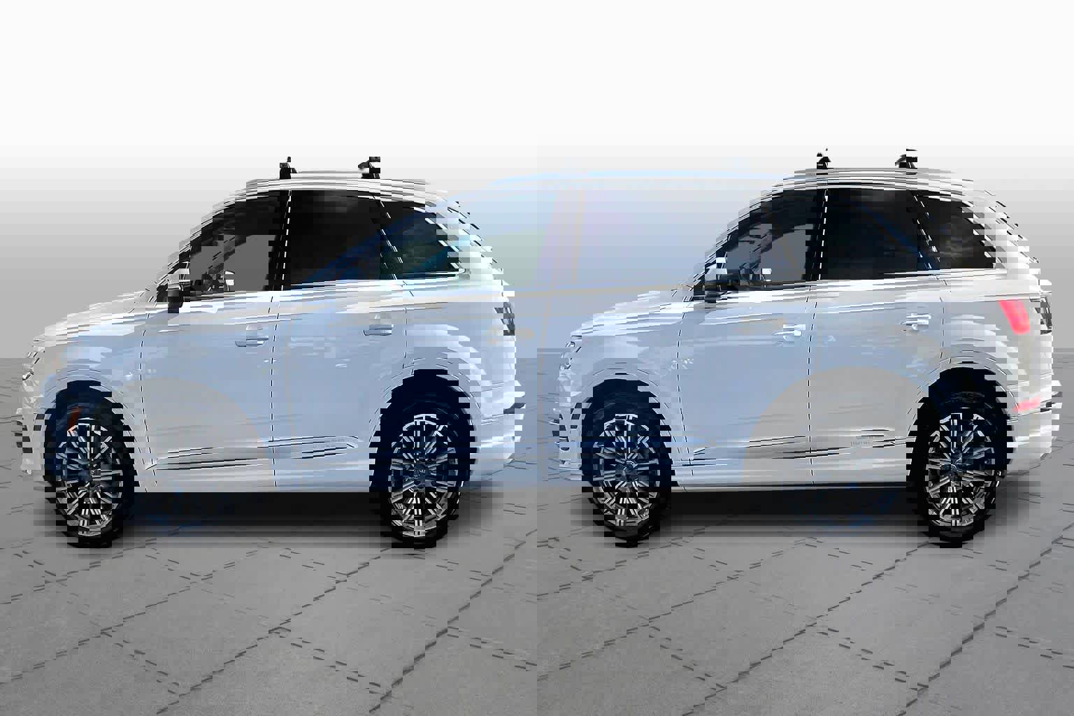 Used 2019 Audi Q7 3.0T Prestige image 32