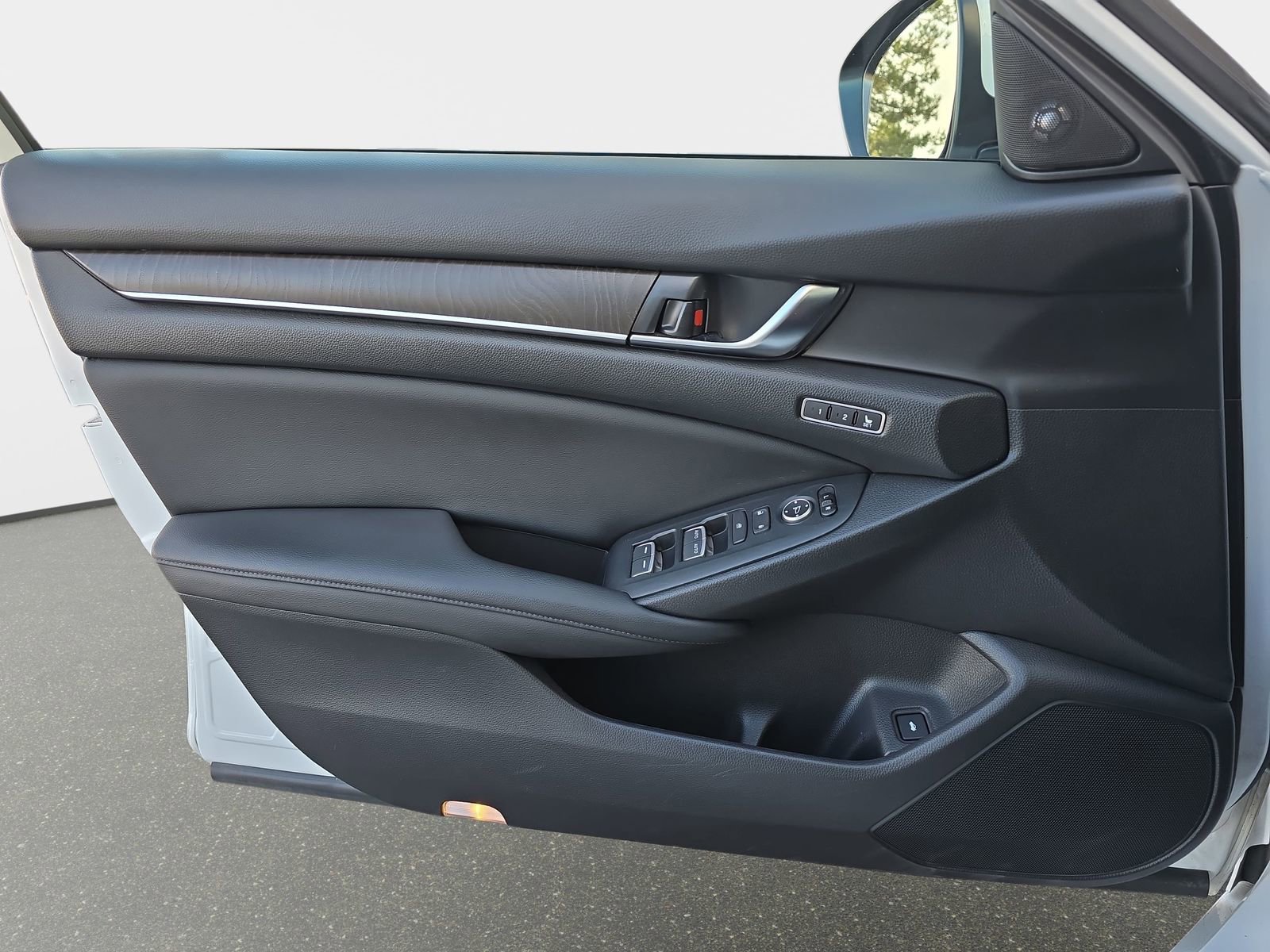 Certified 2018 Honda Accord Touring image 28