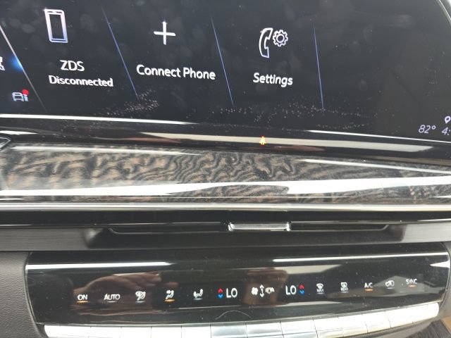 Used 2021 Cadillac Escalade ESV Premium Luxury w/ Performance Package AWD/4WD image 21
