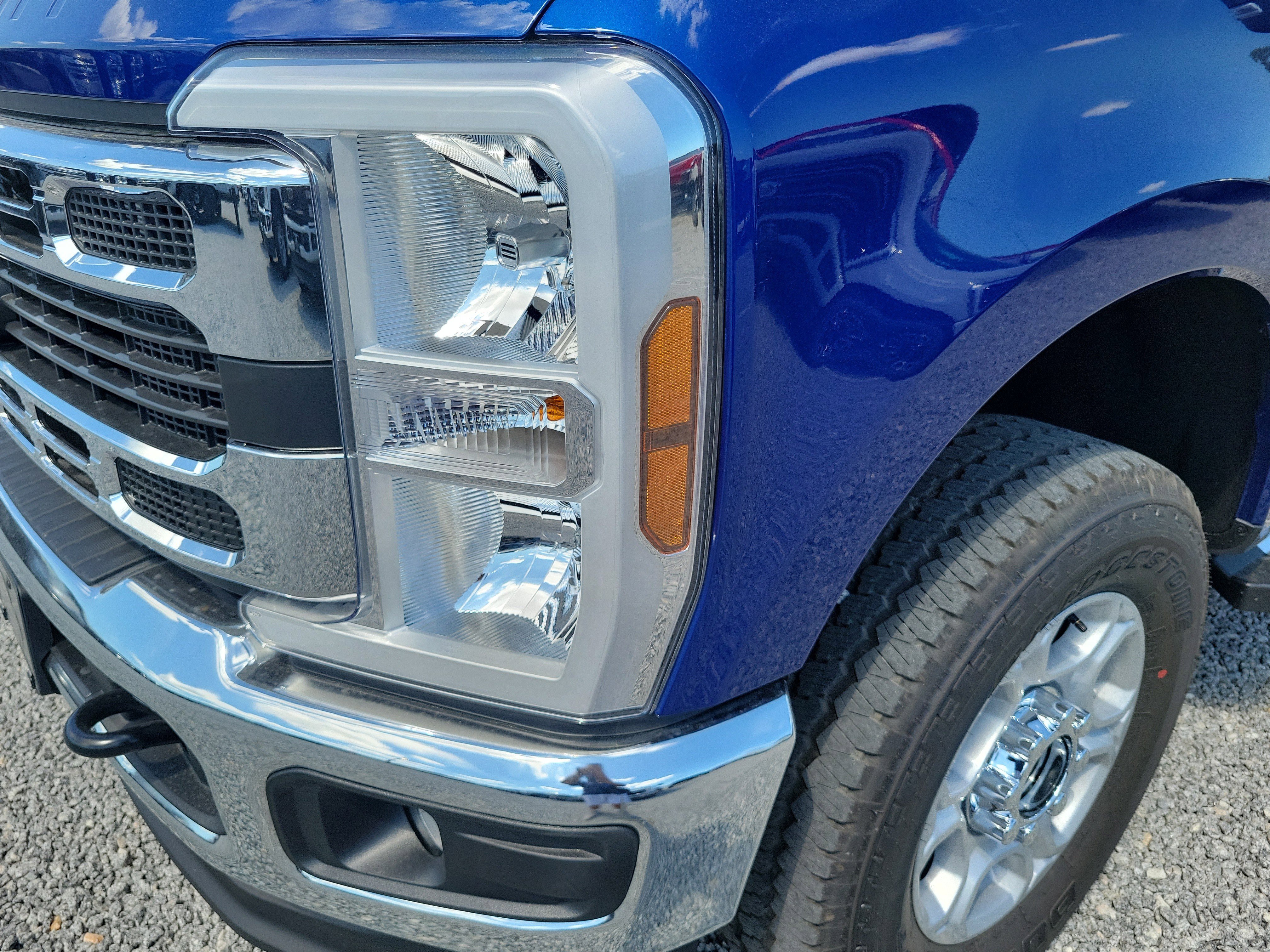 New 2026 Ford F250 XLT w/ FX4 Off-Road Package AWD/4WD image 3