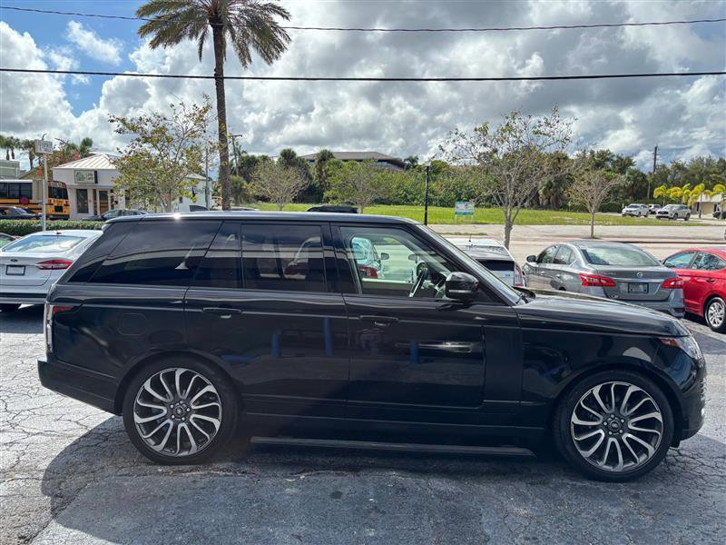 Used 2020 Land Rover Range Rover HSE image 6