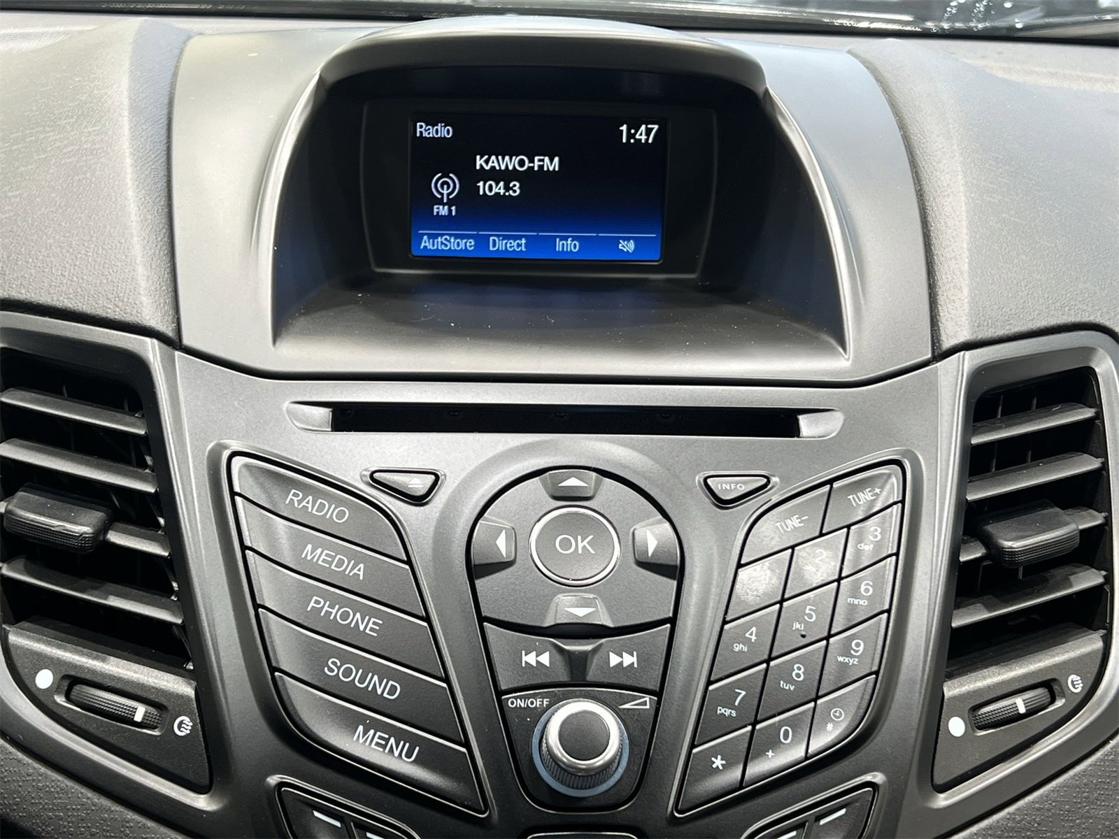 Used 2019 Ford Fiesta SE image 16