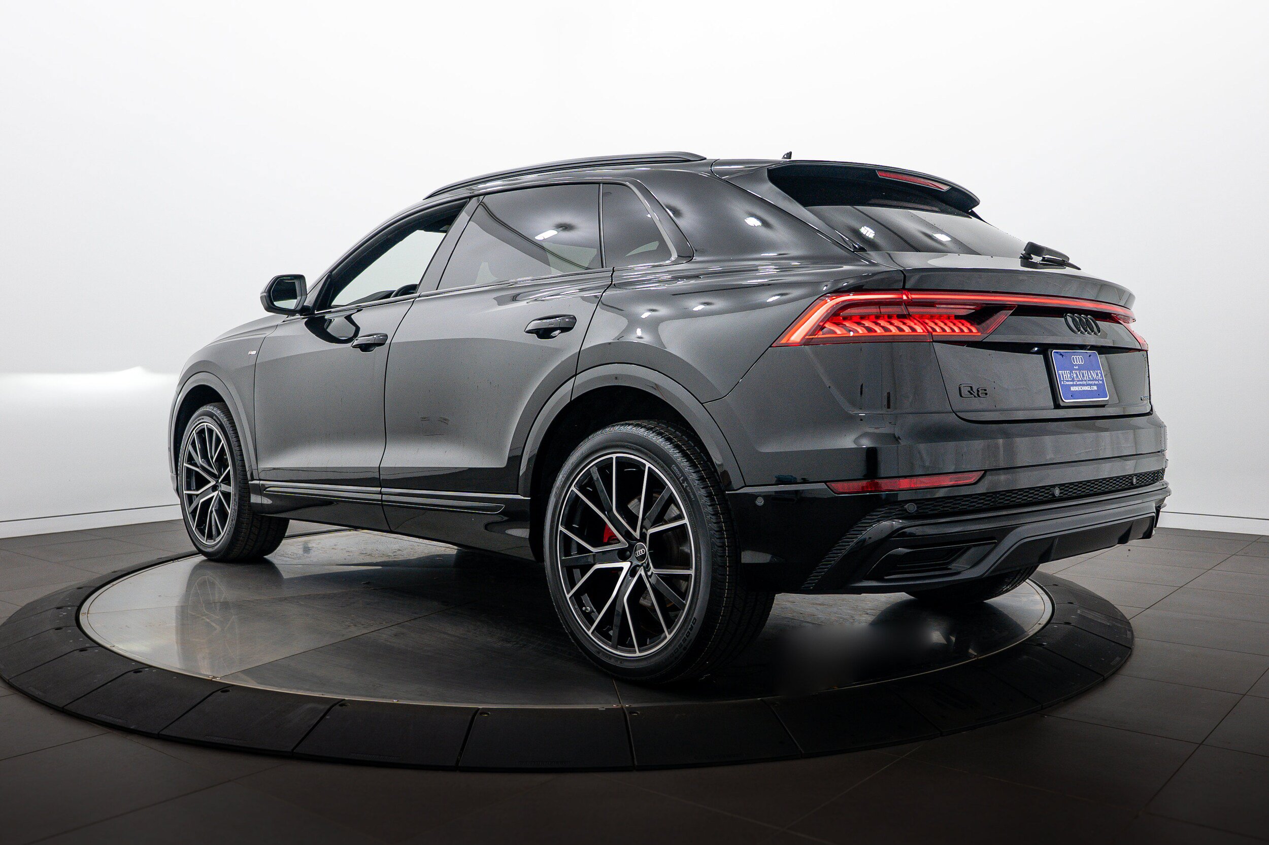 Certified 2022 Audi Q8 Premium Plus AWD/4WD image 5