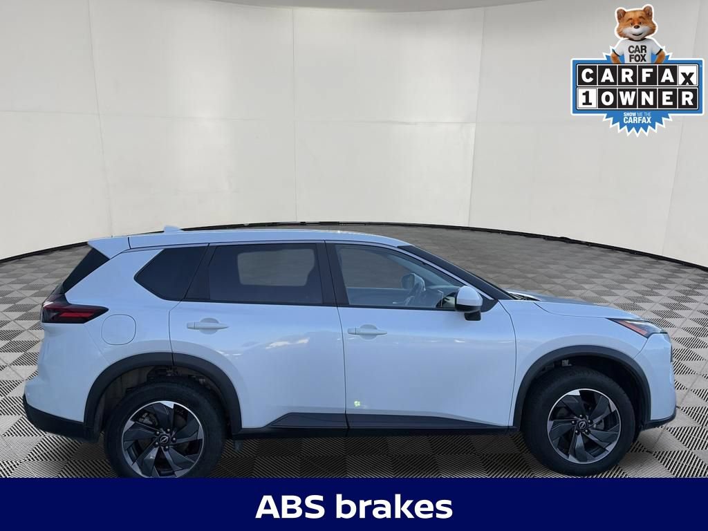 Used 2024 Nissan Rogue SV FWD image 9