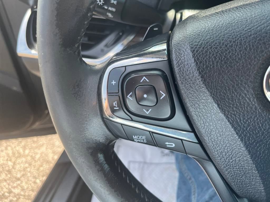 Used 2015 Toyota Avalon XLE image 11