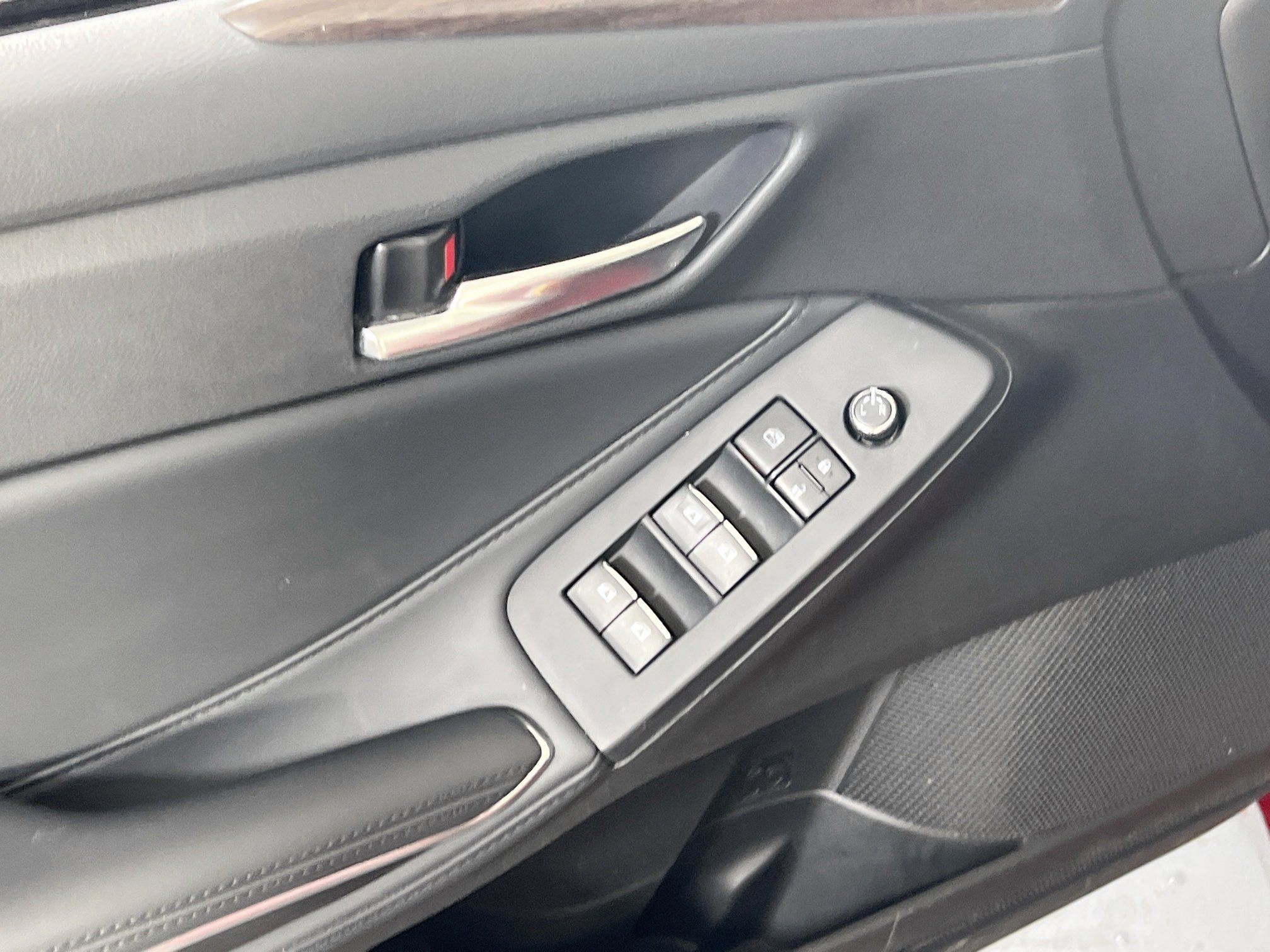 Used 2021 Toyota Avalon XLE image 17