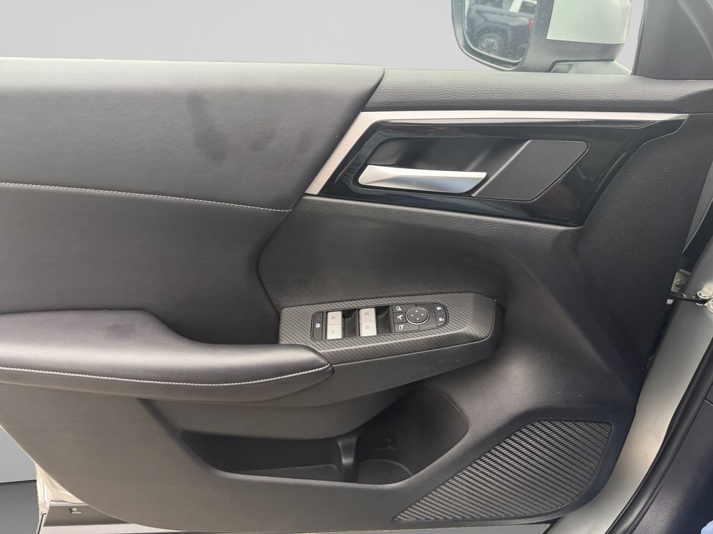Used 2024 Mitsubishi Outlander 4WD Plug-In Hybrid image 23