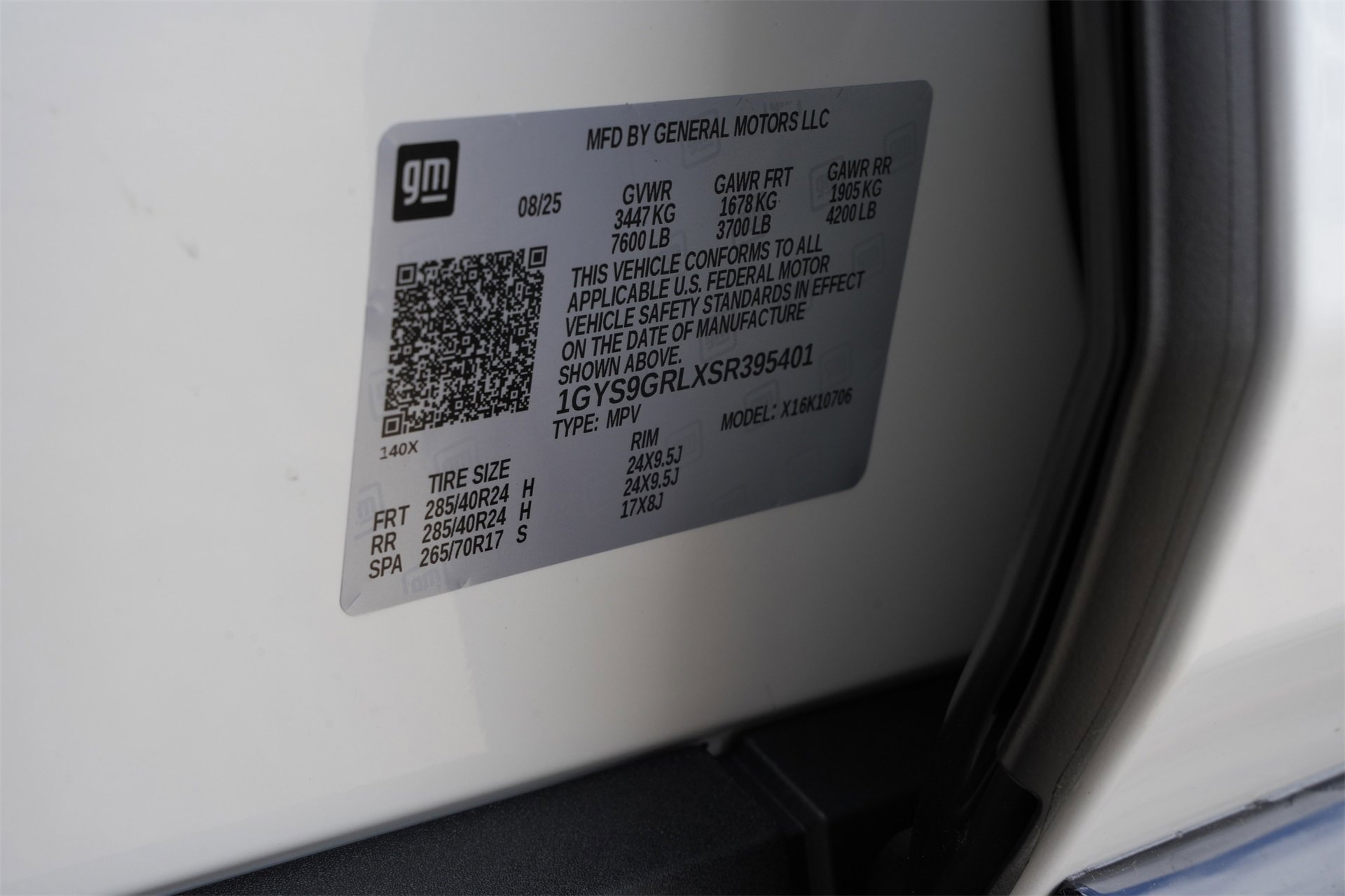 New 2025 Cadillac Escalade Sport Platinum w/ LPO, ONYX Package image 30