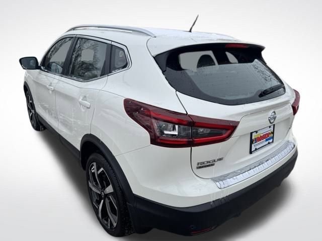 Used 2022 Nissan Rogue Sport SL w/ Premium Package image 3
