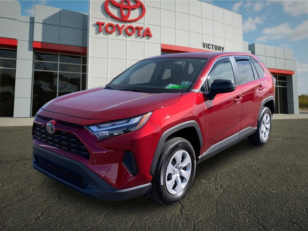 Used 2025 Toyota RAV4 LE AWD/4WD image 7