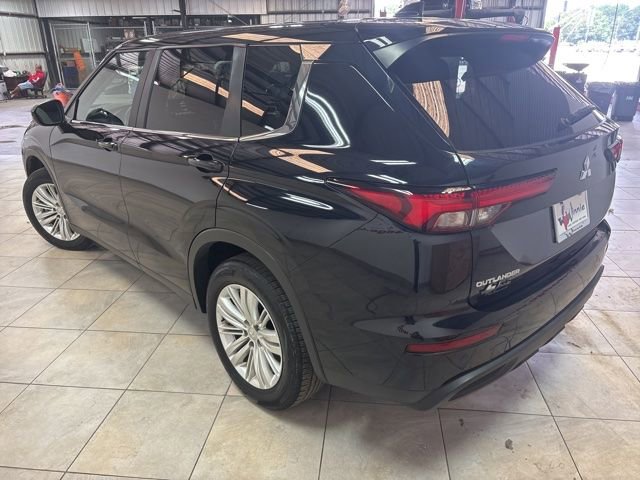 Used 2024 Mitsubishi Outlander ES FWD image 22