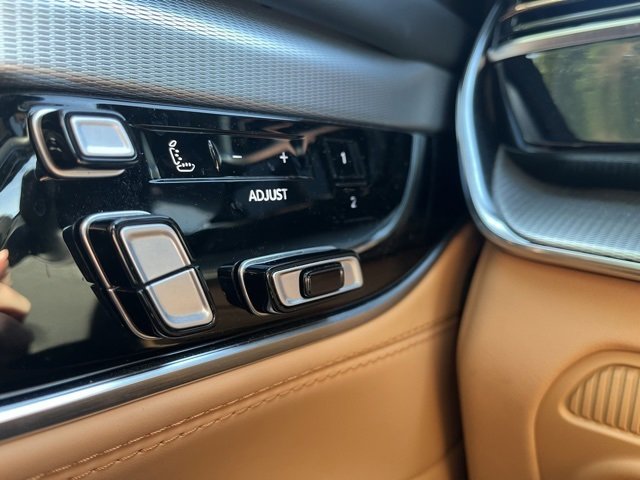 Used 2023 Jeep Grand Wagoneer L Series III w/ HD Trailer Tow Package image 30