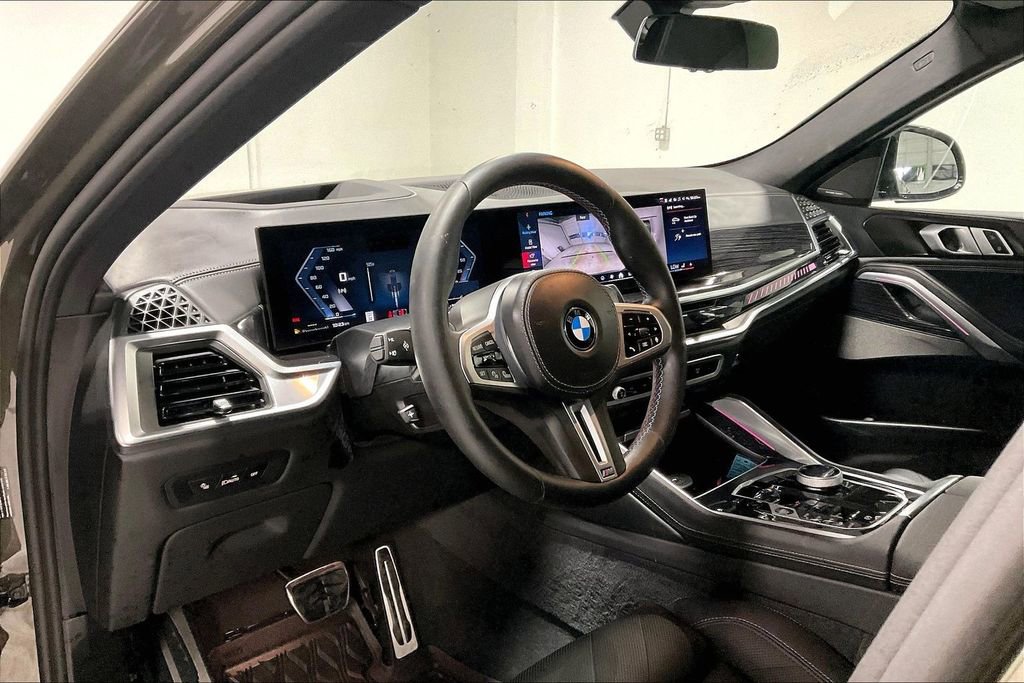 Used 2025 BMW X6 M60i AWD/4WD image 16