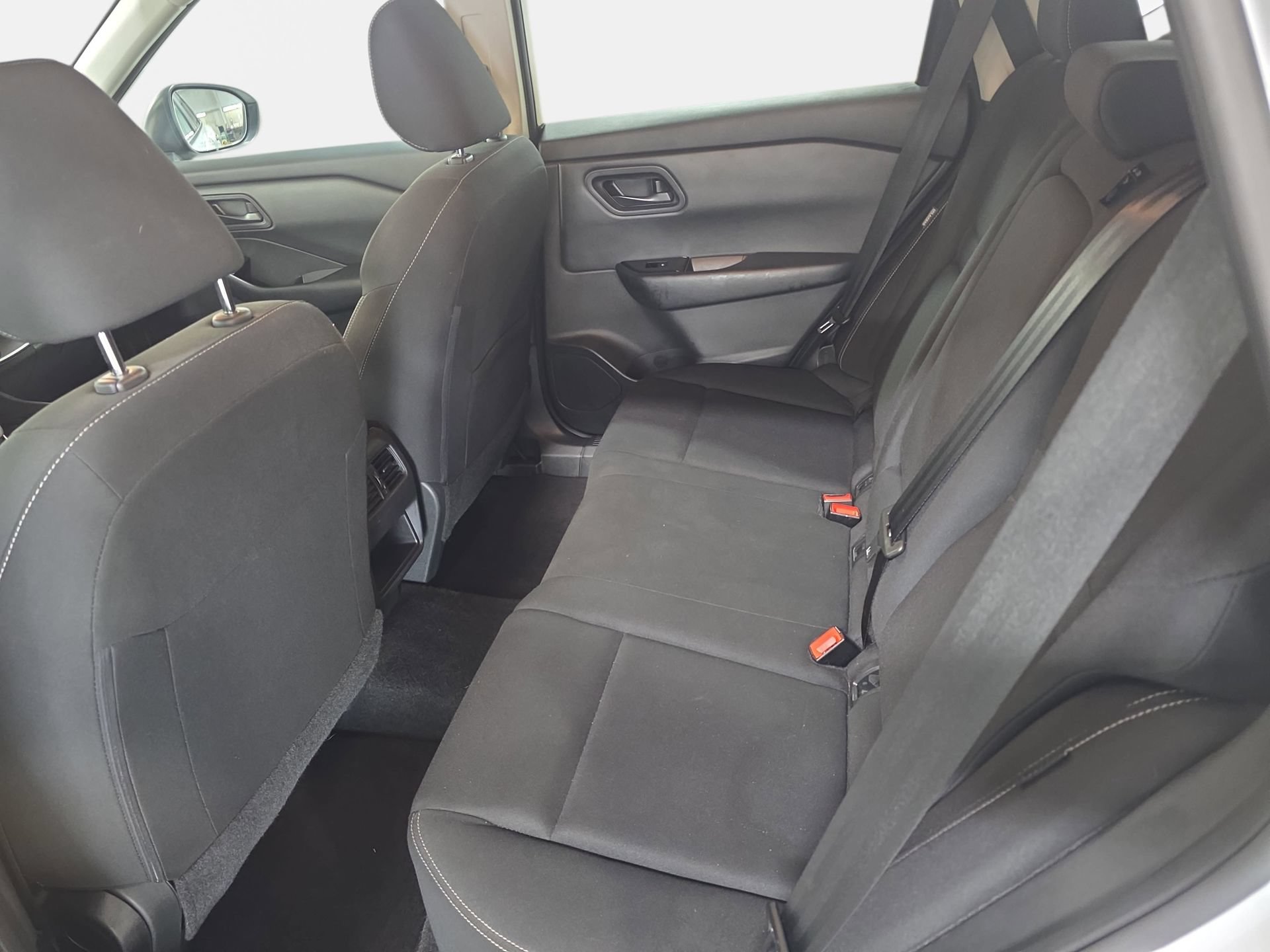 Used 2024 Nissan Rogue S AWD/4WD image 13
