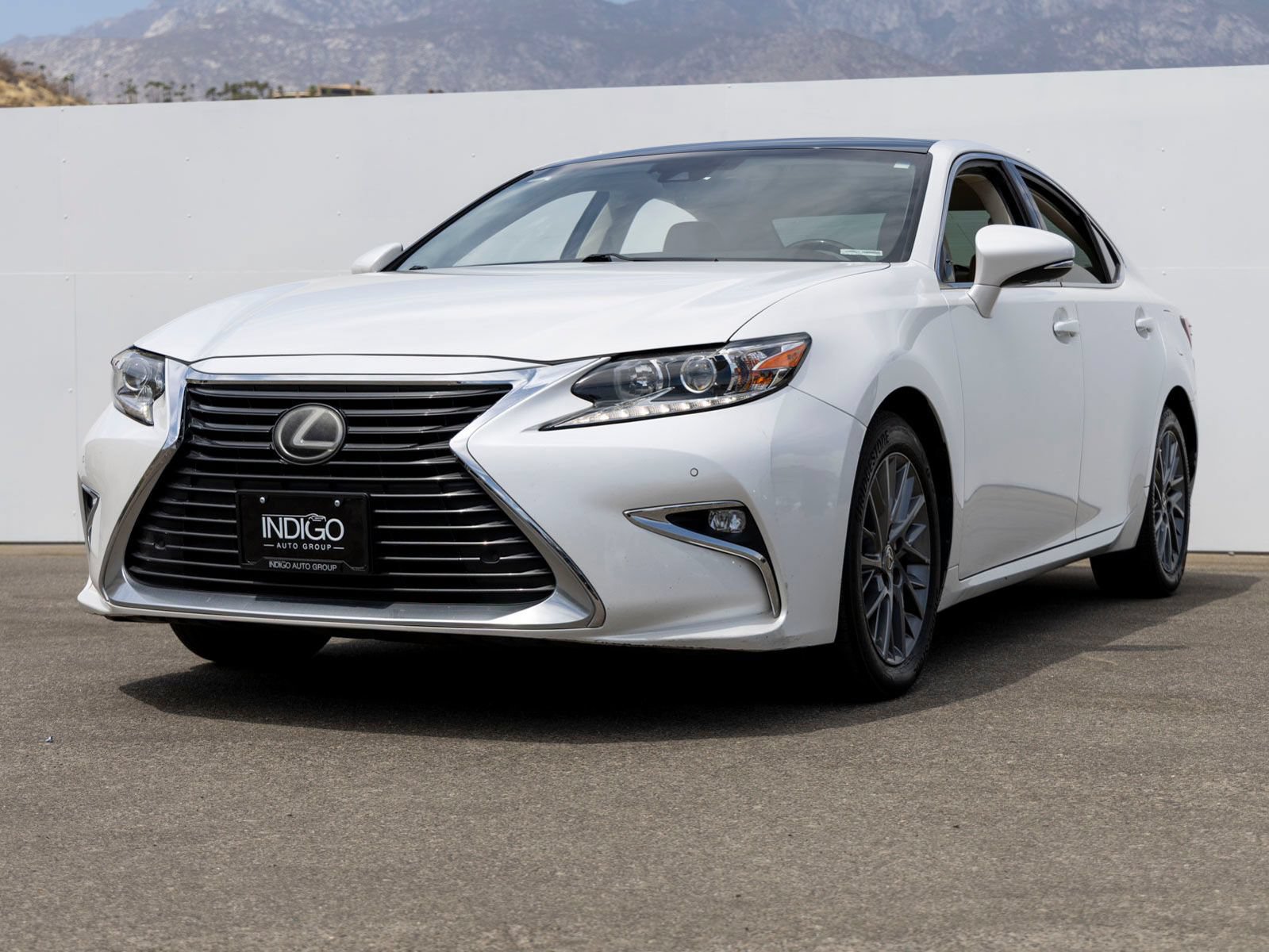 Used 2018 Lexus ES 350 w/ Navigation System Package FWD video 2