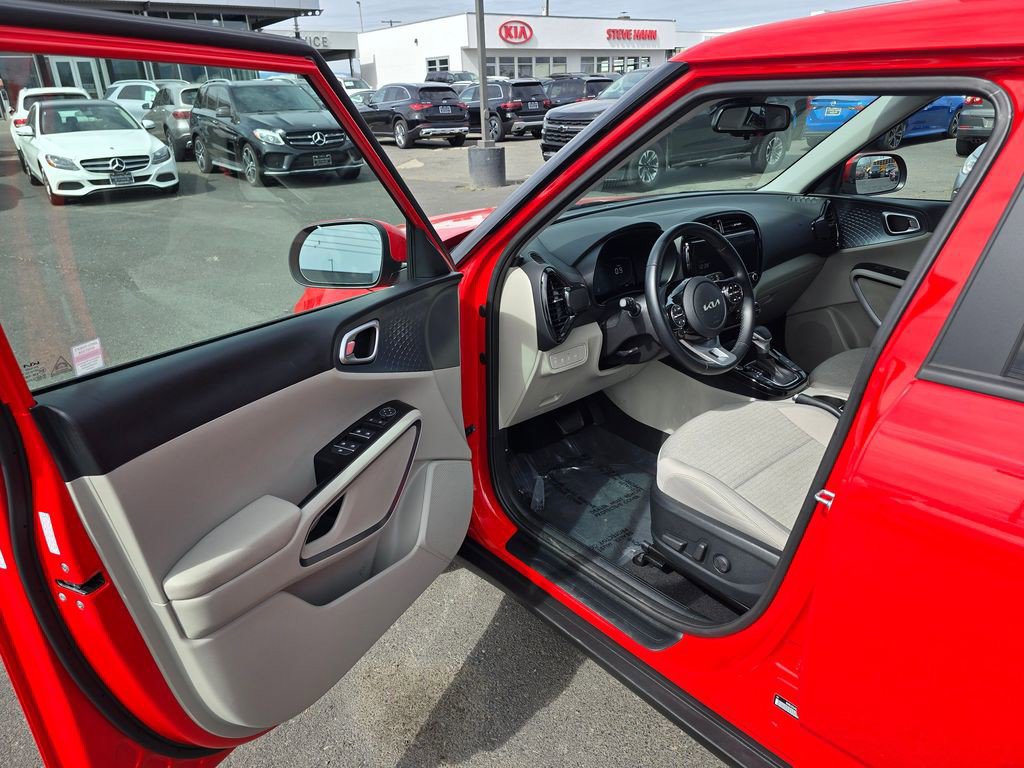Used 2025 Kia Soul EX FWD image 19