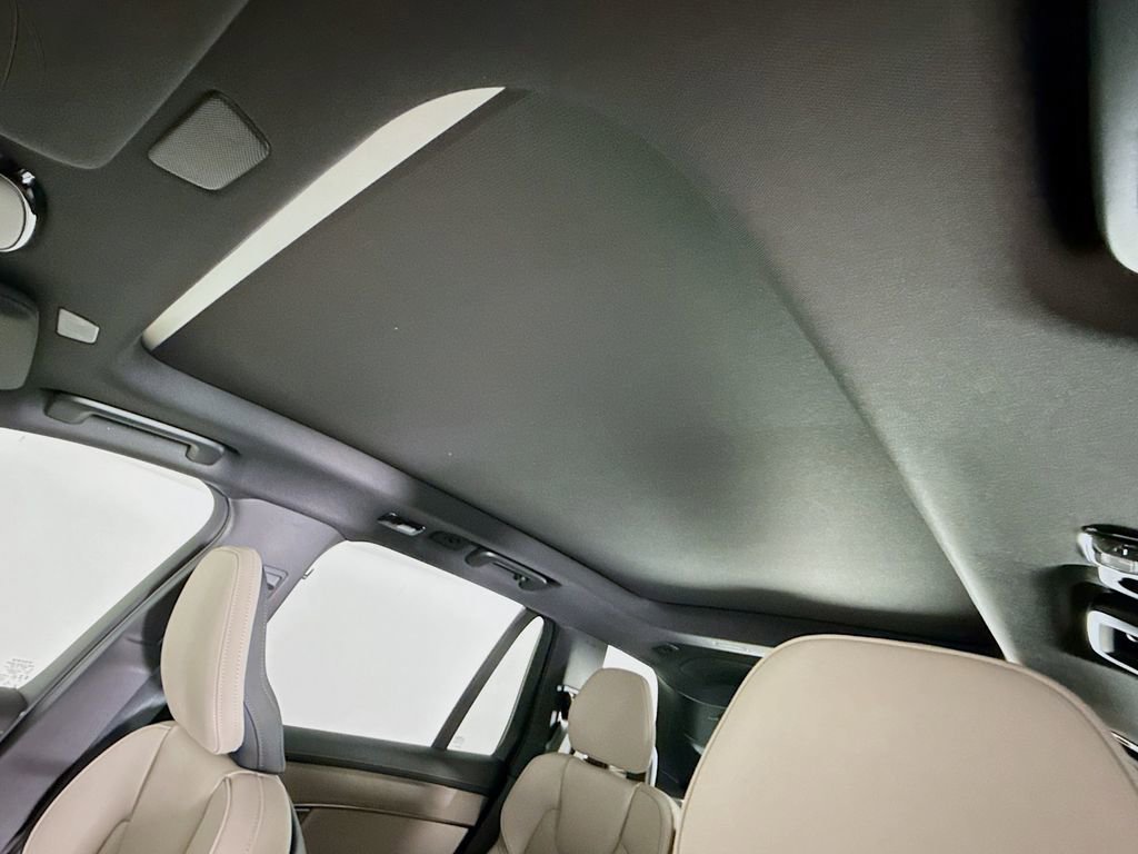New 2026 Volvo XC90 B6 Plus w/ Protection Package Premier image 22