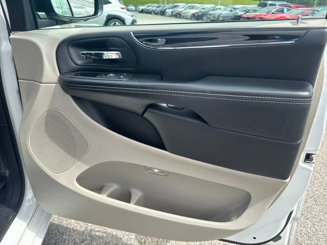Used 2019 Dodge Grand Caravan SXT FWD image 24