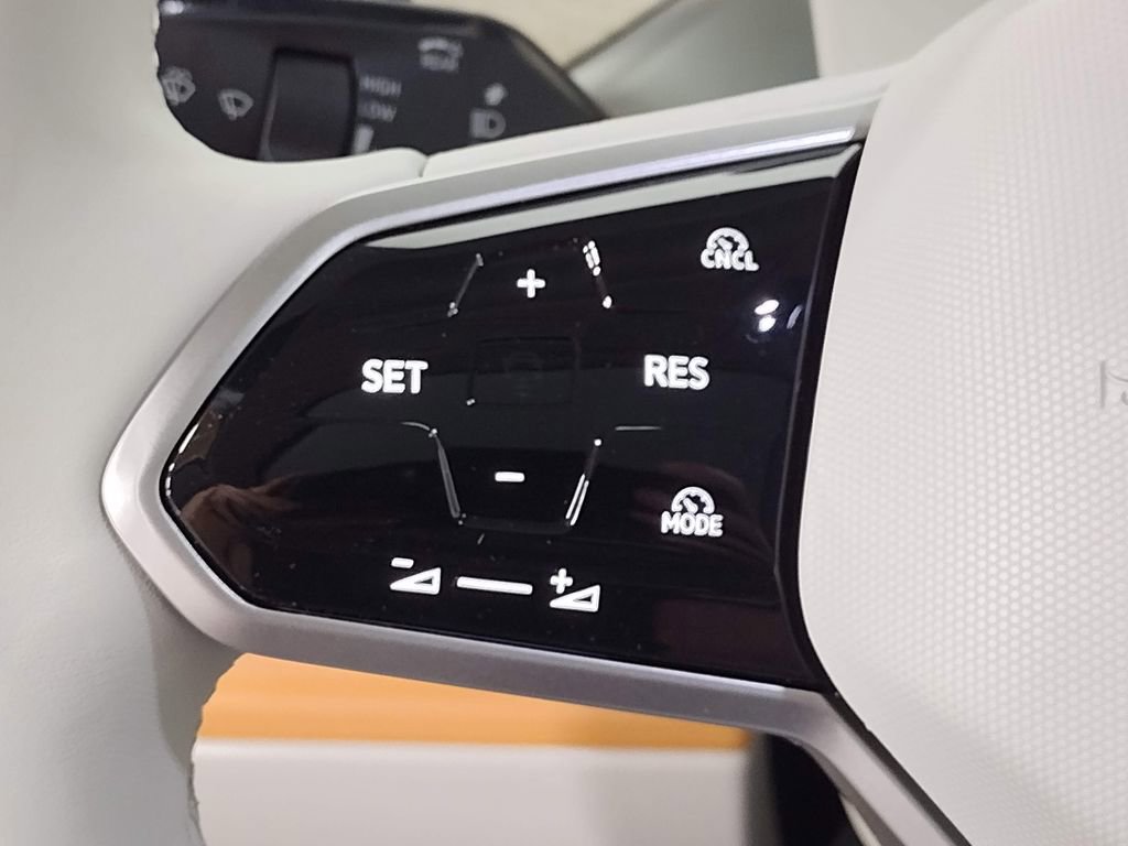 New 2025 Volkswagen ID. Buzz 1st Edition image 32