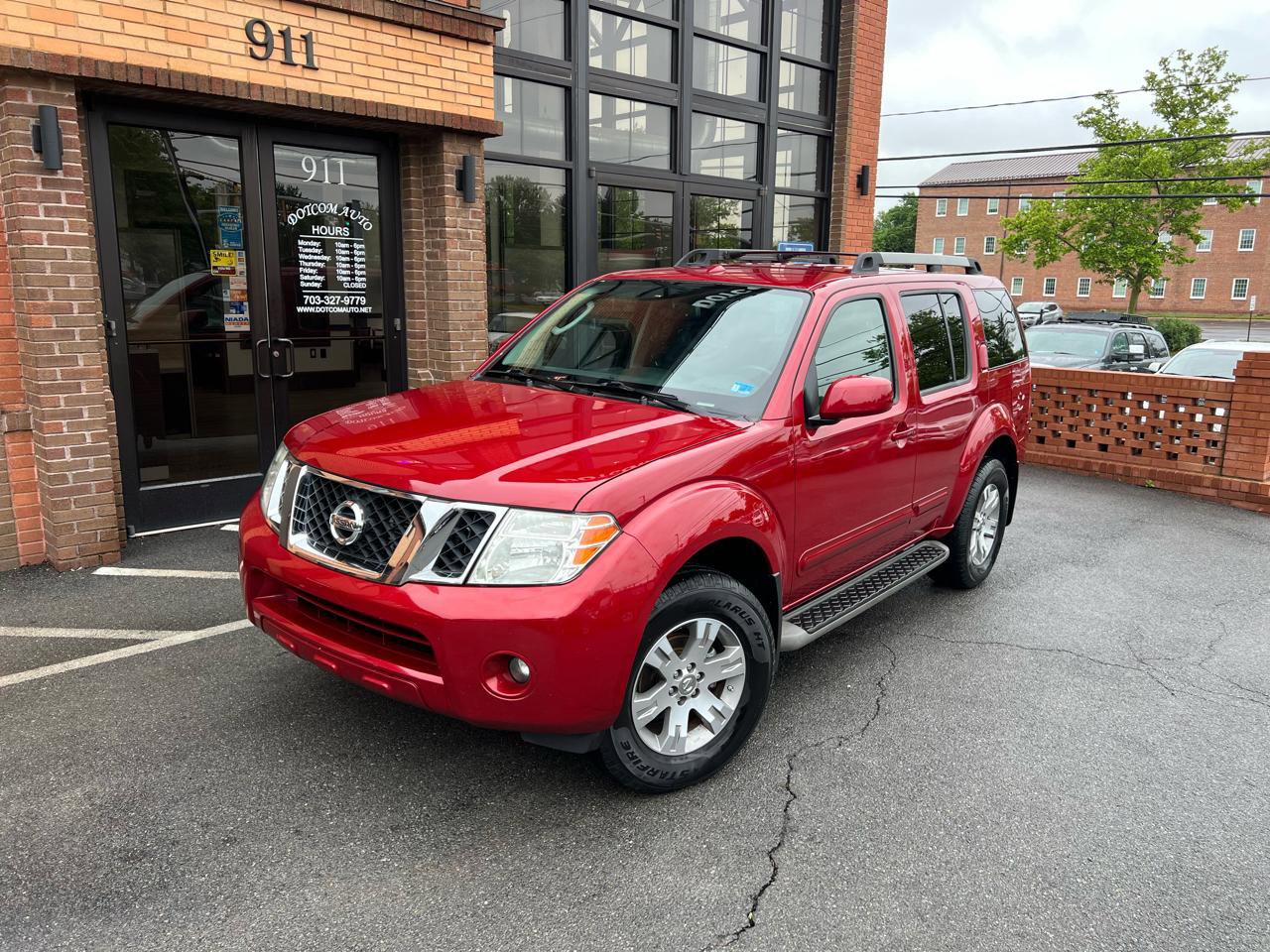 Used 2010 Nissan Pathfinder SE w/ SE Premium Journey Pkg AWD/4WD image 1