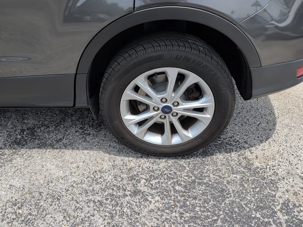 Used 2017 Ford Escape SE FWD image 13