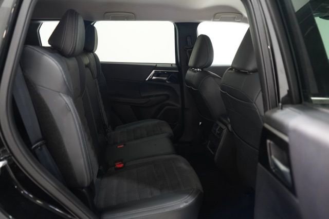 Used 2024 Mitsubishi Outlander SE image 34