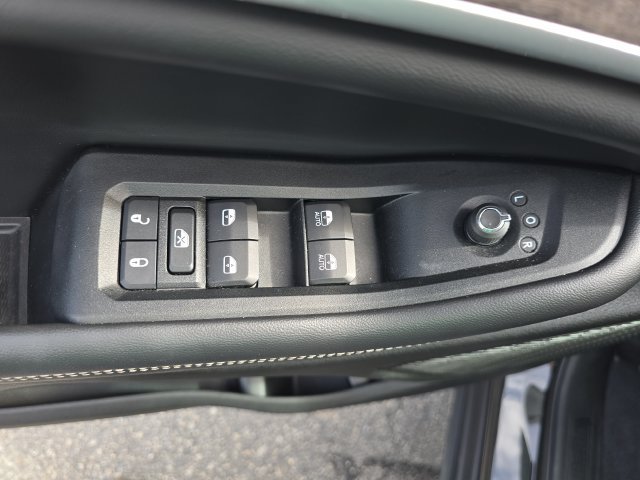 Used 2023 Jeep Grand Cherokee L Limited w/ Luxury Tech Group II AWD/4WD image 35