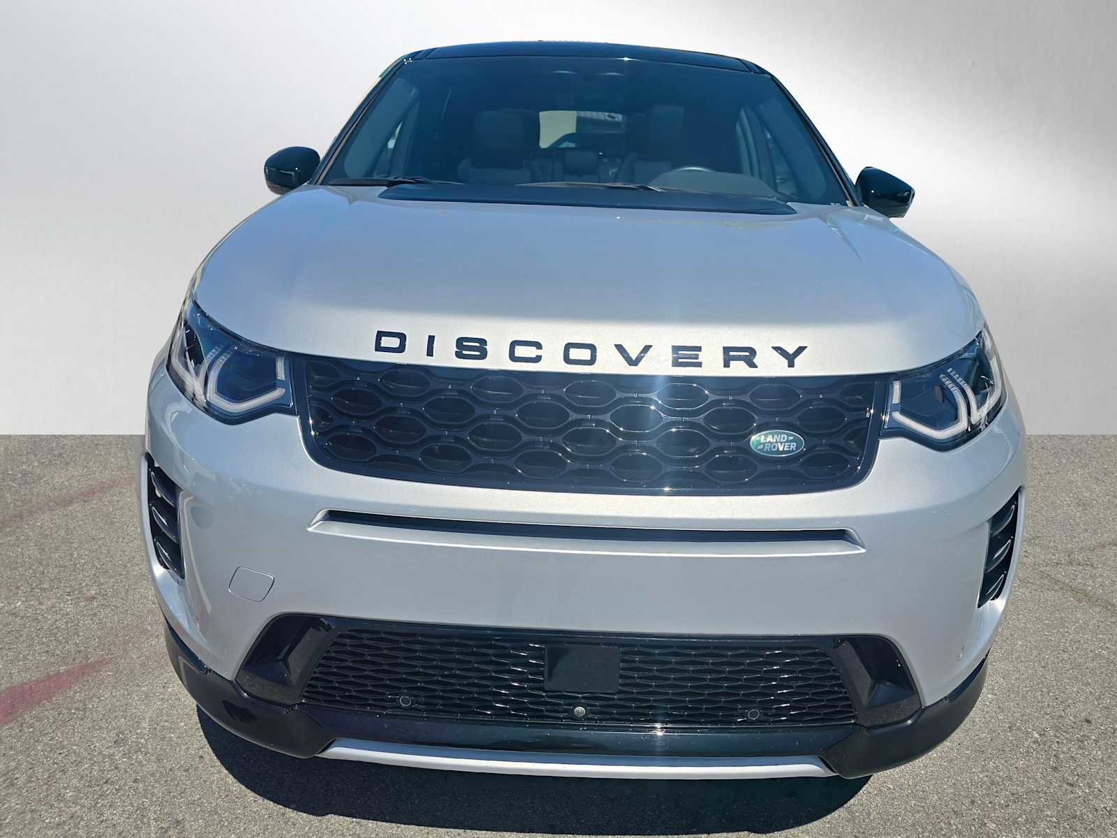Used 2025 Land Rover Discovery Sport Dynamic SE AWD/4WD image 8
