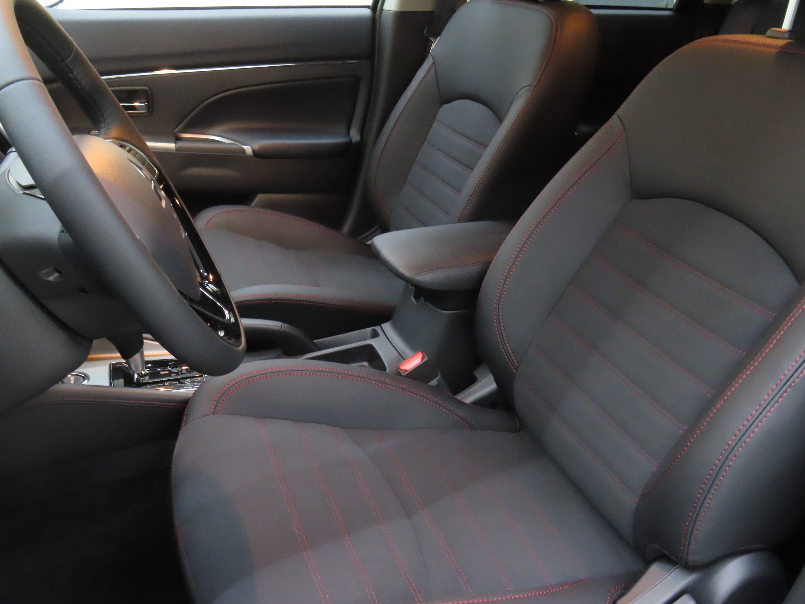 New 2025 Mitsubishi Outlander Sport SE image 10